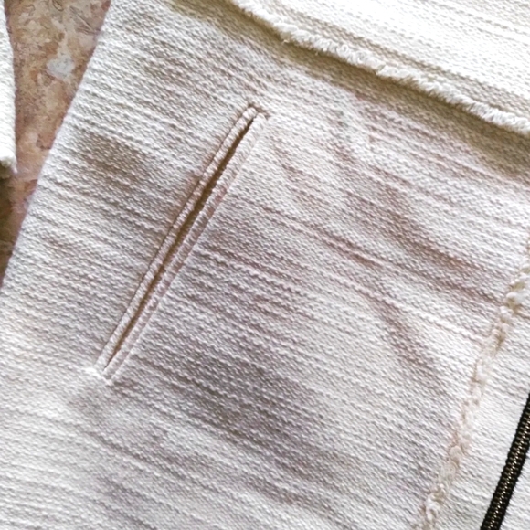 Zara Woman Frayed Edge Zip Front Ivory Tweed coat, size Small - Picture 2 of 10